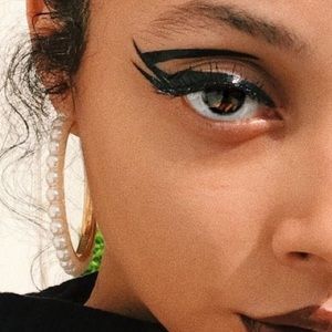 Meet your Posher, Danaya